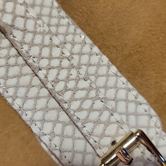 Vionic Cream Sandals - Picture 2 of 6